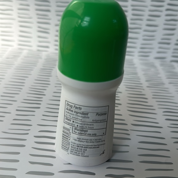 Avon deodorants 3 roll-ons. Veilment, Feeling Fresh, and Cool confidence. - Picture 6 of 8